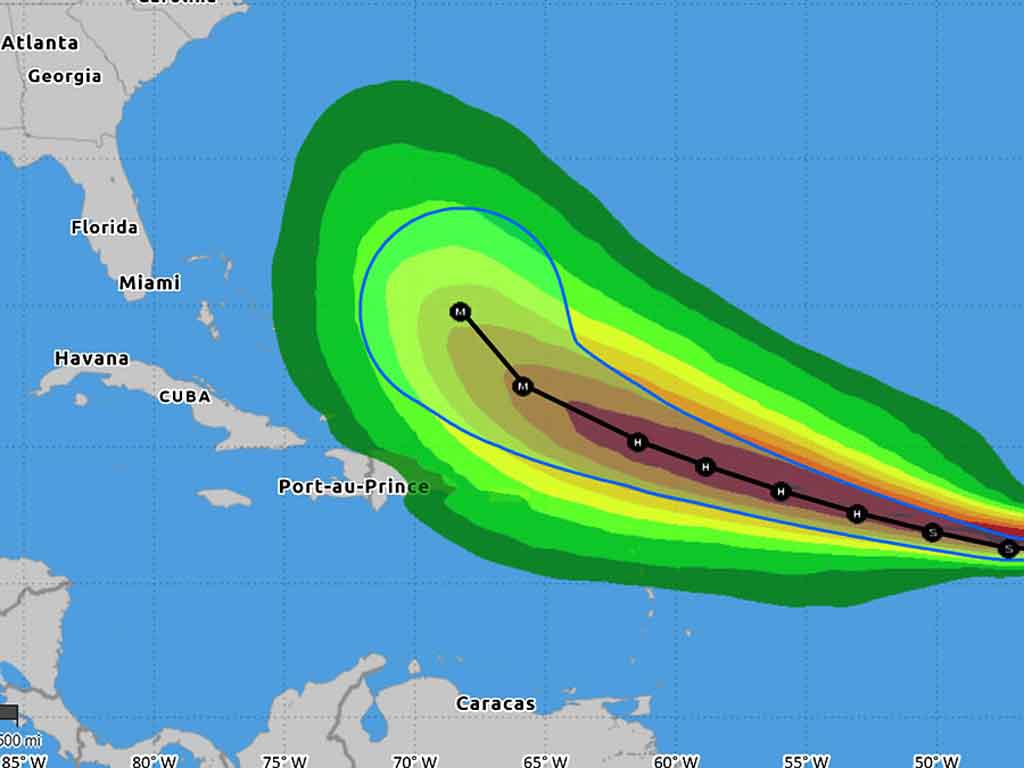 ocho-provincias-dominicanas-en-alerta-verde-por-huracan-erin