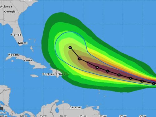 tormenta-tropical-erin-se-fortalece-mientras-avanza-por-el-atlantico