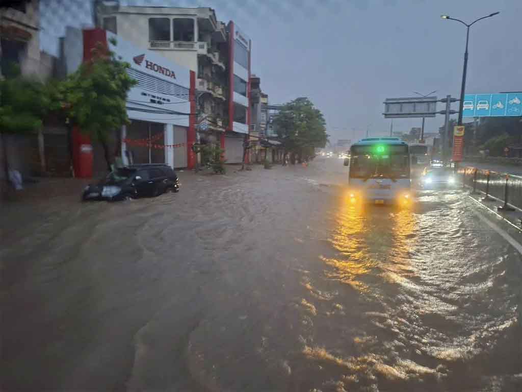 tifon-kajiki-deja-tres-muertos-y-cuantiosos-danos-en-vietnam