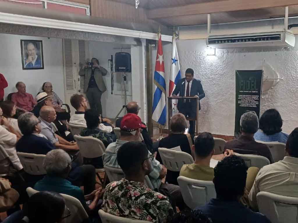 resaltan-en-panama-legado-de-fidel-castro-en-su-99-cumpleanos