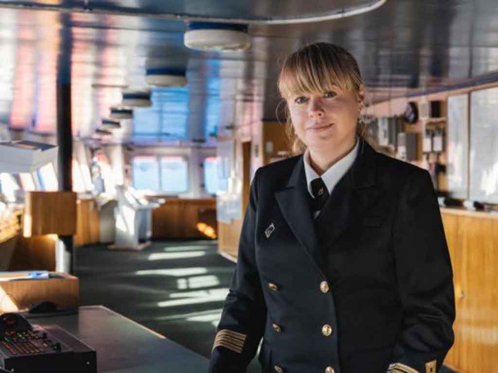 desde-bolivia-rosatom-destaca-primera-capitana-de-buque-nuclear