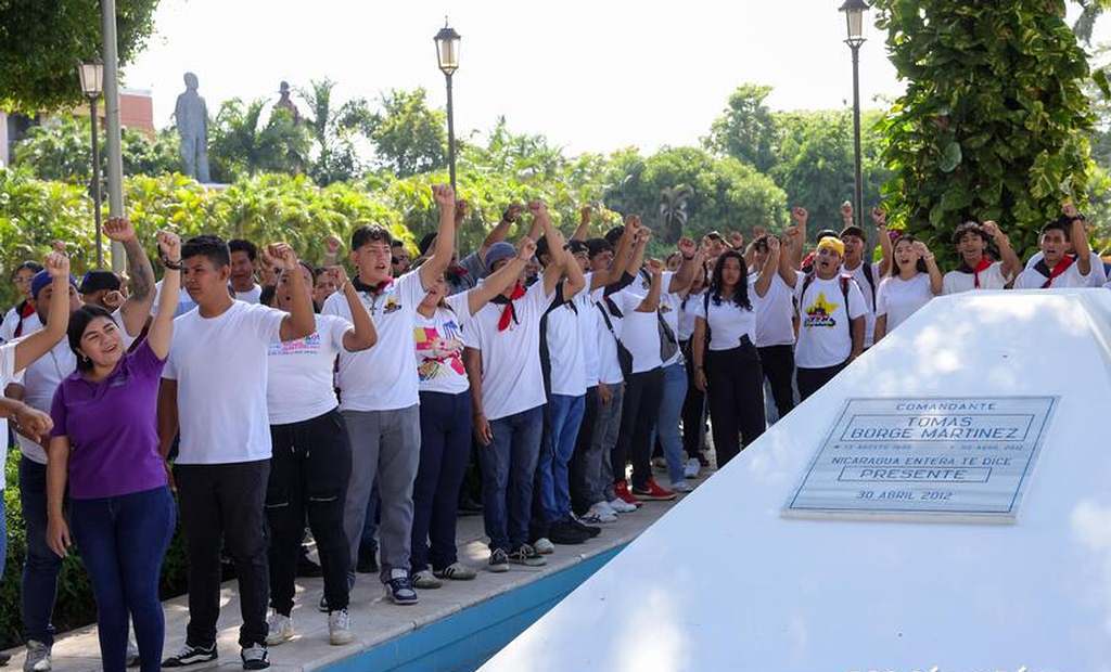 jovenes-nicaraguenses-resaltan-legado-de-fidel-castro-y-tomas-borge