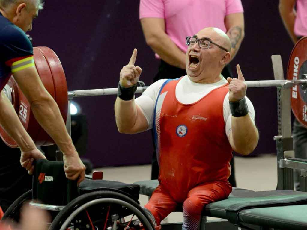 buena-cosecha-de-chile-en-para-levantamiento-de-pesas-santiago-2025