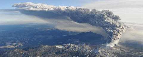 monte-shinmoe-de-japon-asusta-al-entrar-en-erupcion