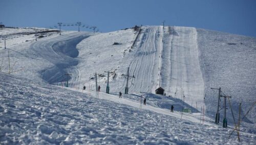 reportan-avalancha-en-centro-de-esqui-en-chile