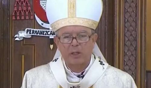 claman-por-unidad-y-paz-durante-exequias-de-senador-uribe-en-colombia