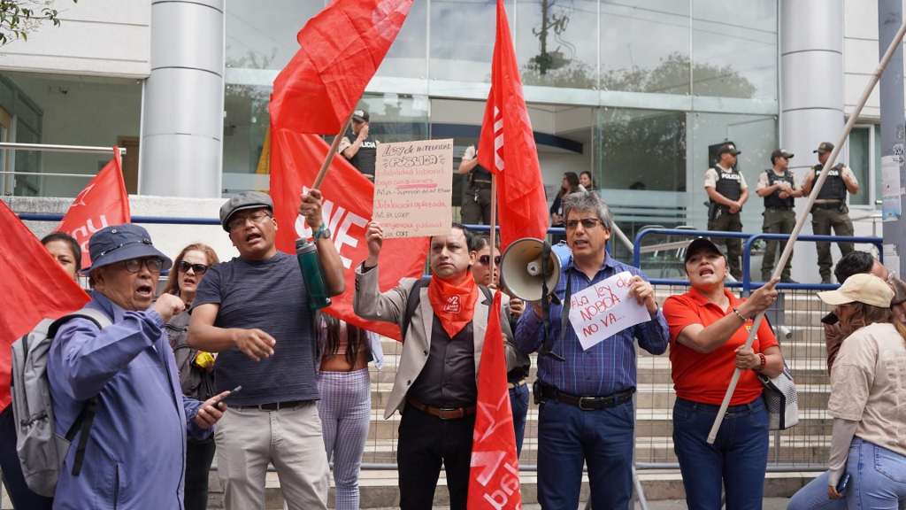 grupos-sociales-de-ecuador-cuestionan-ley-de-integridad-publica
