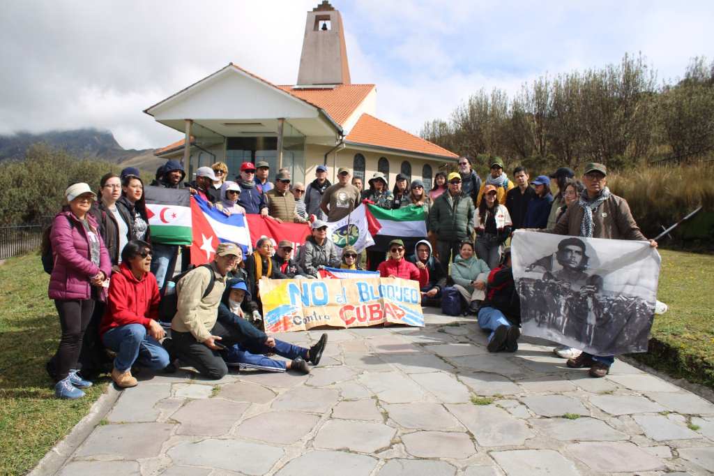 homenaje-a-fidel-castro-en-lo-alto-del-rucu-pichincha-en-ecuador