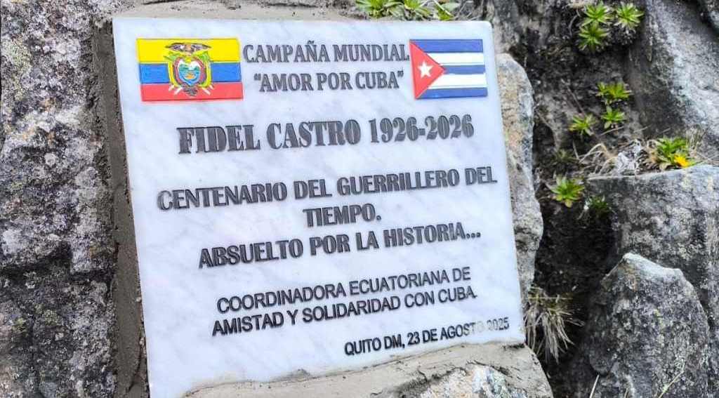 homenaje-a-fidel-castro-en-lo-alto-del-rucu-pichincha-en-ecuador