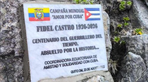 homenaje-a-fidel-castro-en-lo-alto-del-rucu-pichincha-en-ecuador