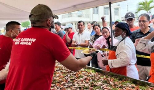 ecuador-logra-record-guinness-con-la-ensalada-de-cangrejo-mas-grande