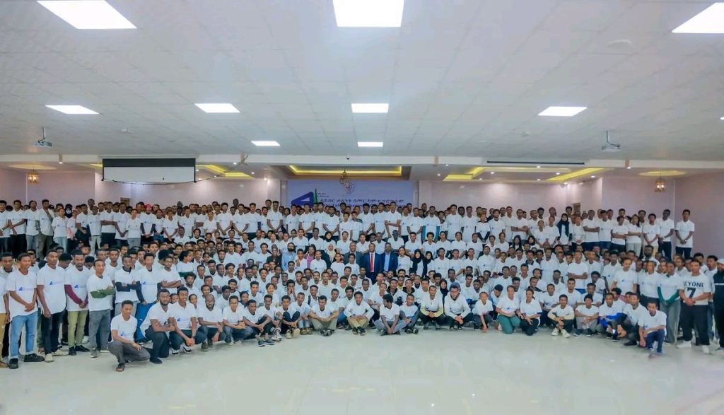 sesiona-en-etiopia-campamento-de-verano-de-talentos-ciberneticos