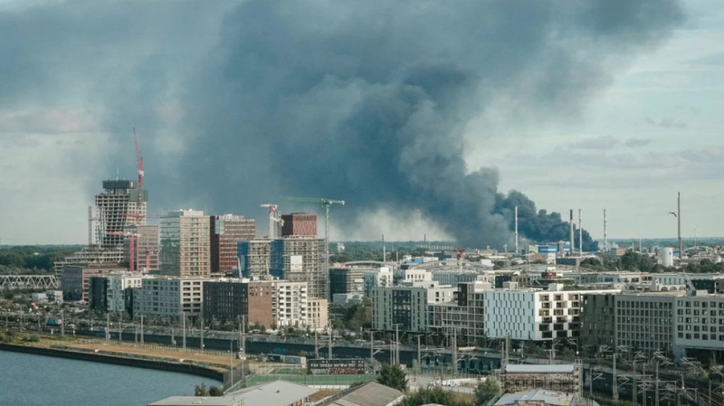 incendio-en-alemania-provoca-explosiones-y-cierres-viales