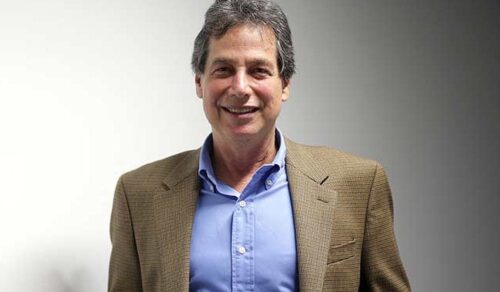 escritor-condena-militarizacion-de-las-escuelas-de-puerto-rico