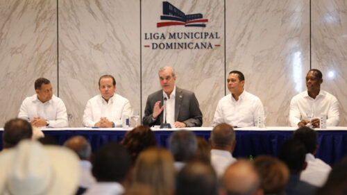 gobierno-dominicano-anuncia-gran-inversion-en-aceras-y-contenes