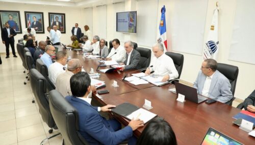 gobierno-dominicano-entrega-mas-de-mil-aulas-inicio-curso-escolar