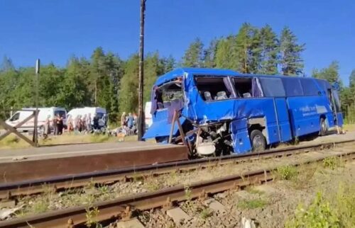 dos-muertos-y-10-heridos-en-accidente-ferroviario-en-noroeste-ruso