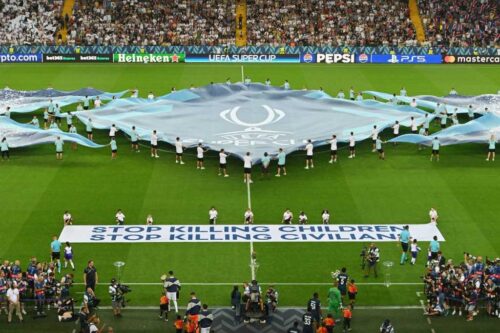 paren-de-asesinar-ninos-y-civiles-la-uefa-toma-inusual-partido