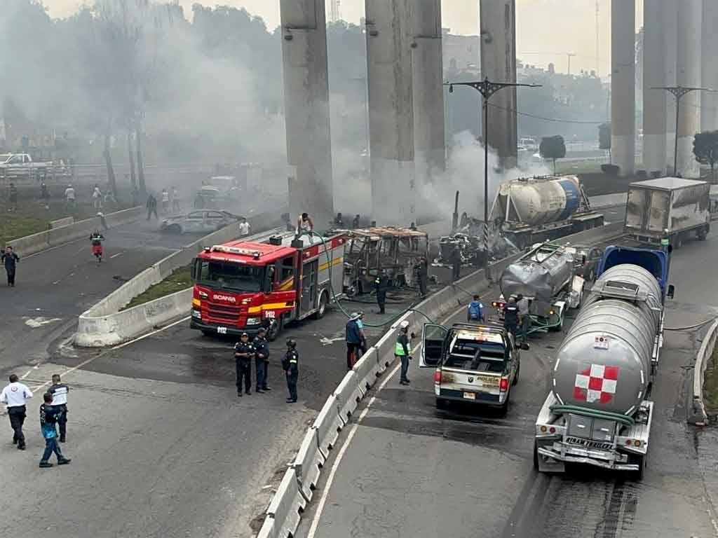 tres-muertos-y-70-heridos-por-explosion-de-camion-de-gas-en-mexico