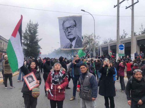 chilenos-recuerdan-a-victimas-del-golpe-de-estado-contra-allende