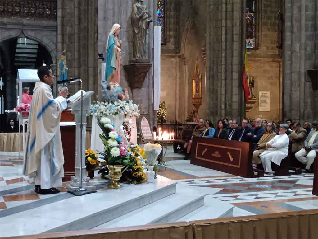 devotos-veneran-en-ecuador-a-la-caridad-del-cobre-patrona-de-cuba