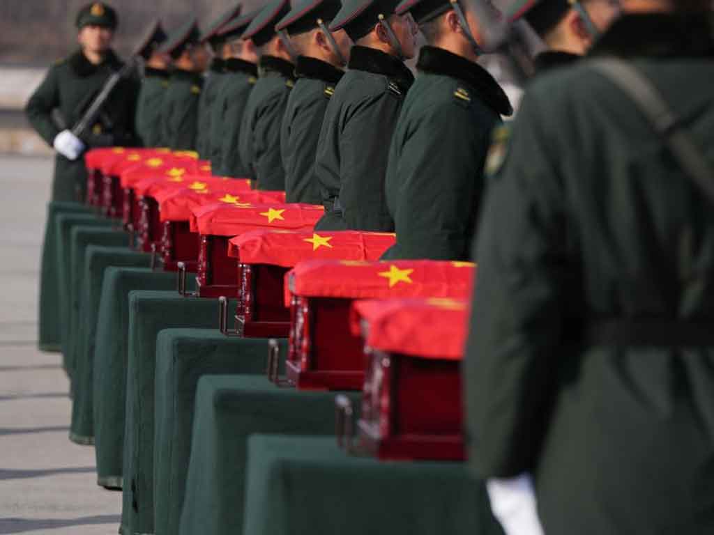 china-entierra-con-honores-restos-de-soldados-de-la-guerra-de-corea