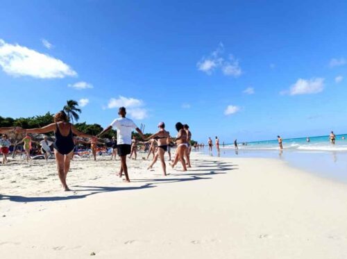 debaten-sobre-desafios-y-perspectivas-del-turismo-en-cuba