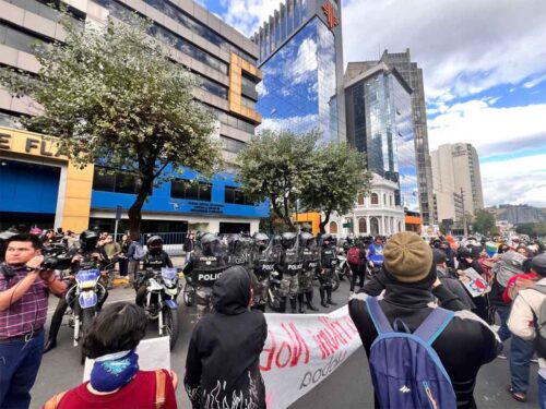 vigilia-por-libertad-de-detenidos-durante-protestas-en-ecuador