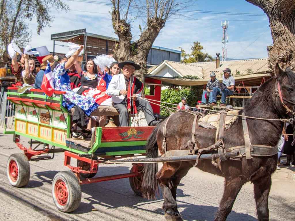 con-regocijo-y-llamados-al-cuidado-chile-celebra-fiestas-patrias