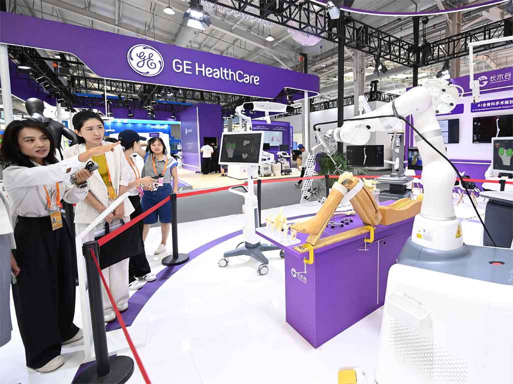 ia-y-medicina-a-debate-en-feria-internacional-de-servicios-de-china
