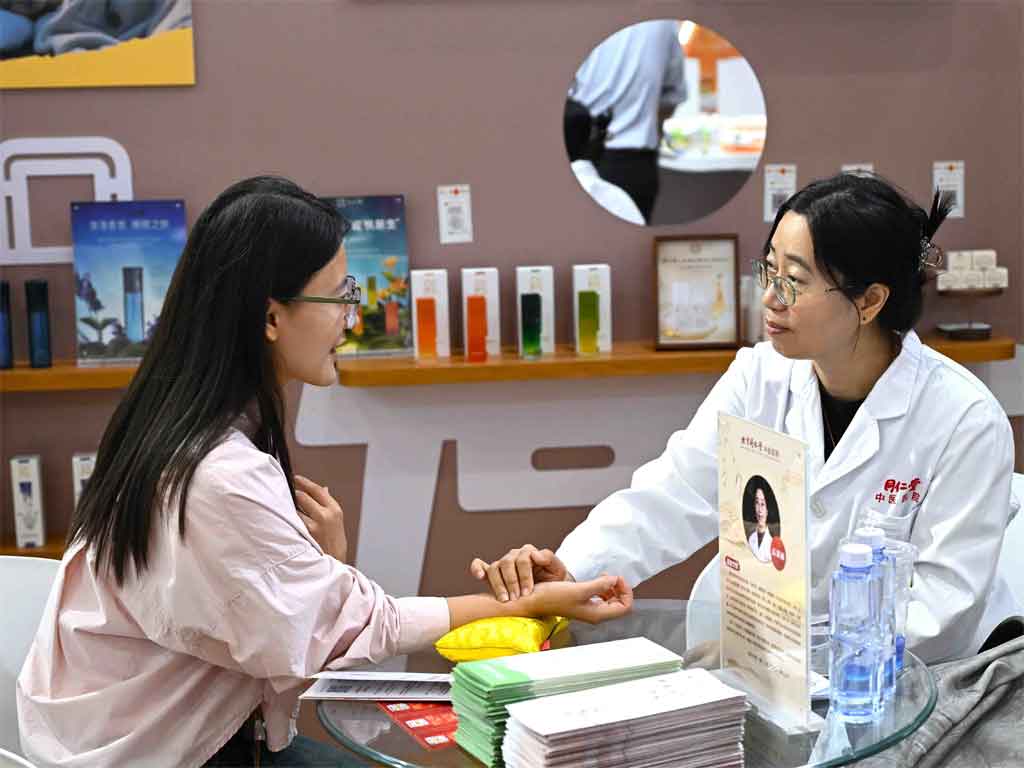 ia-y-medicina-a-debate-en-feria-internacional-de-servicios-de-china