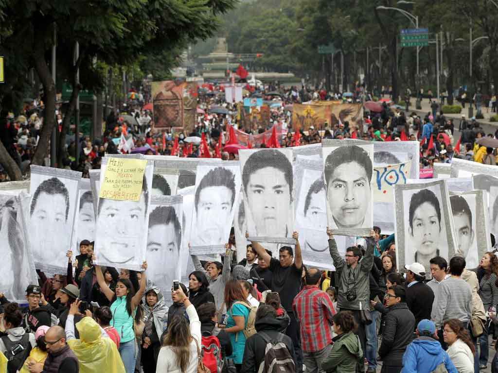 marchan-en-capital-de-mexico-a-11-anos-de-desaparicion-de-normalistas