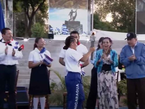 copresidentes-de-nicaragua-recibieron-antorcha-centroamericana