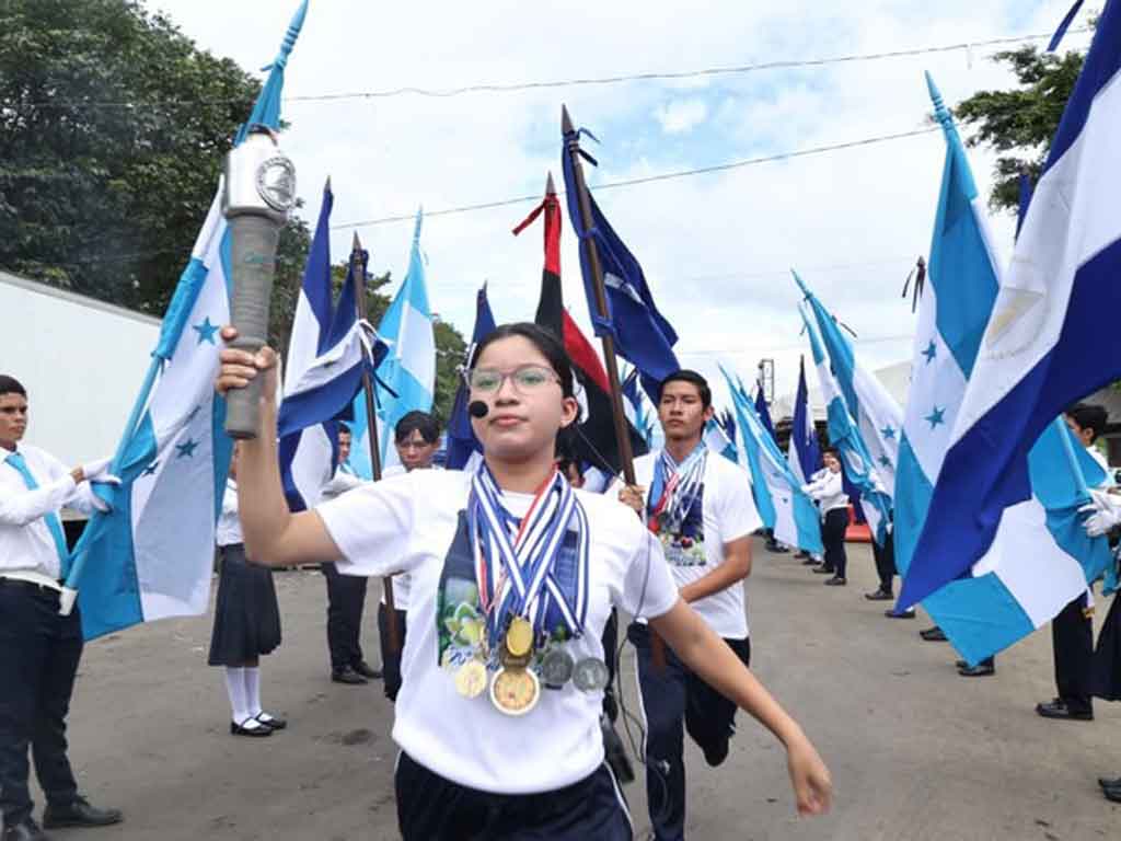 nicaragua-recibio-de-honduras-antorcha-centroamericana-de-la-libertad-2