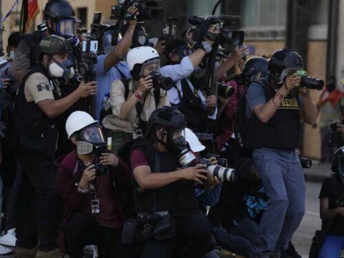 periodistas-extranjeros-y-peruanos-denuncian-agresiones-policiales
