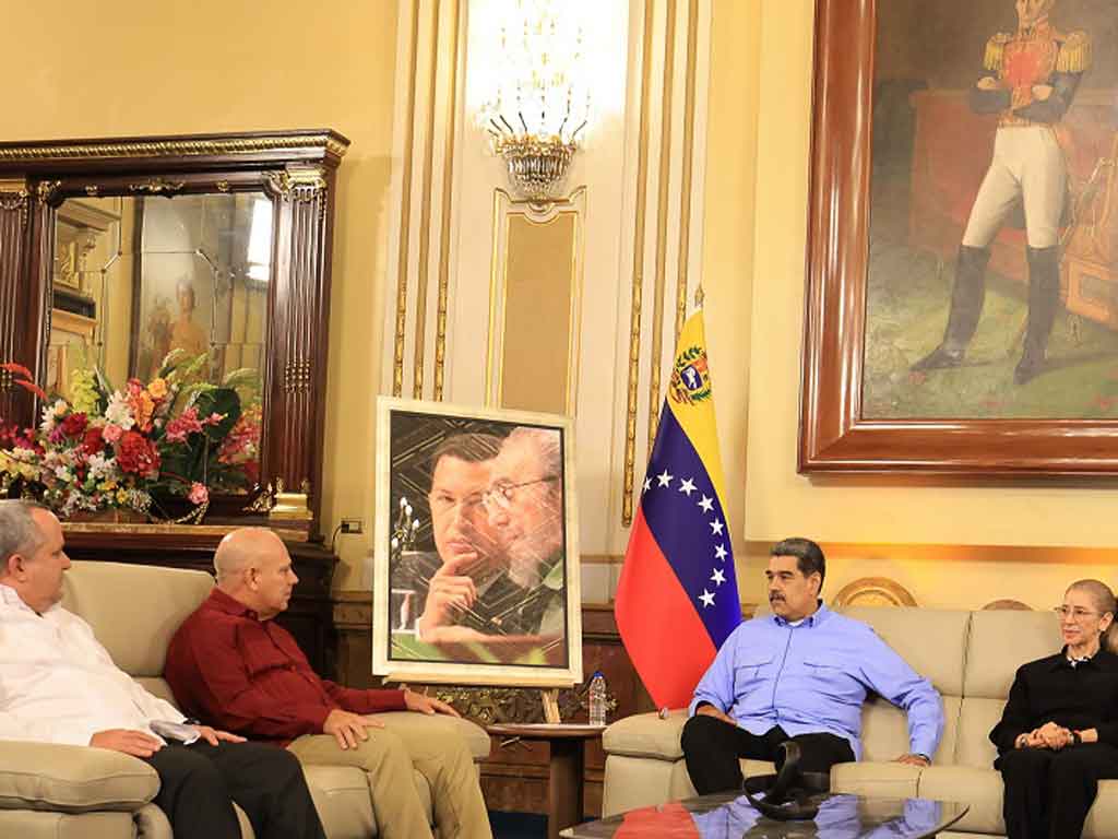 maduro-convoca-a-unir-la-capacidad-de-defender-a-venezuela-y-cuba