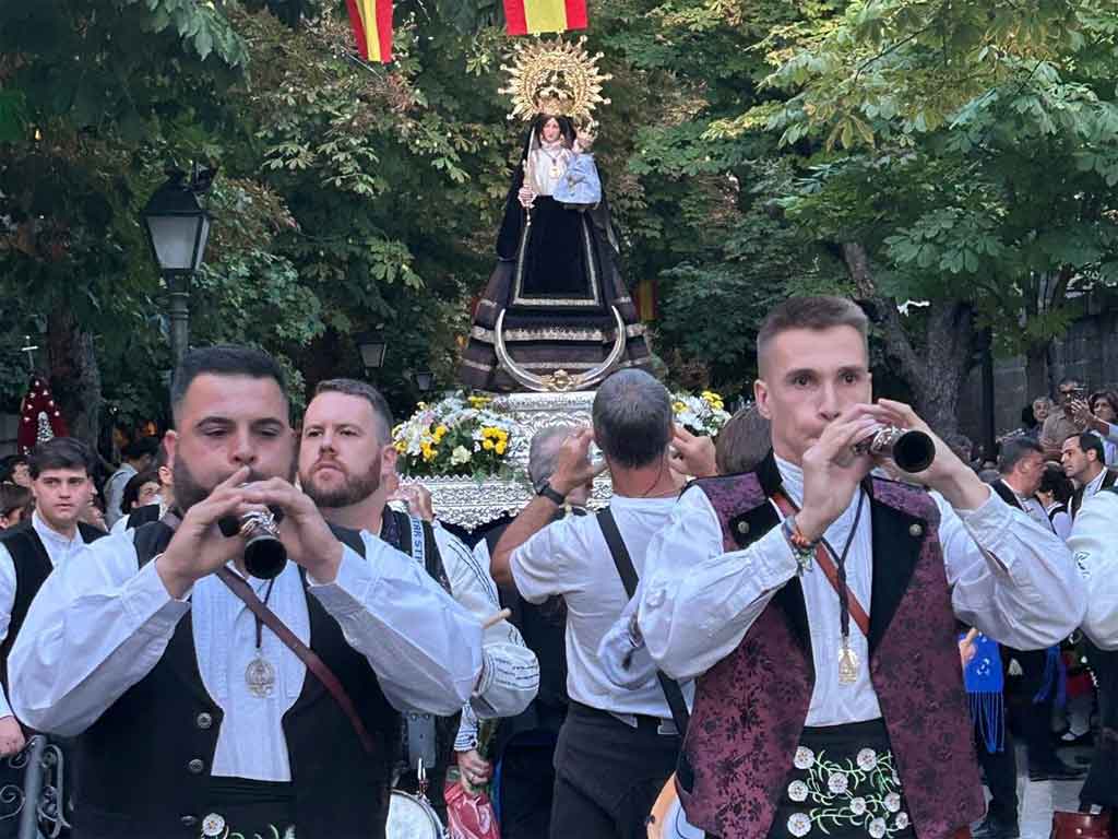 romeria-en-san-lorenzo-de-el-escorial-espana