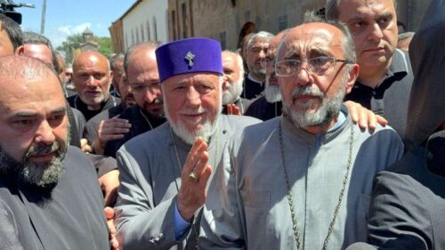justicia-armenia-extiende-detencion-del-arzobispo-adzhapajian