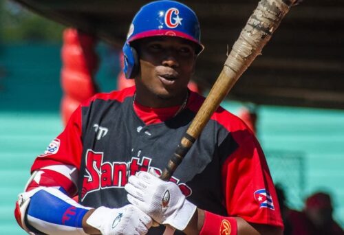 avispas-extienden-su-racha-triunfal-en-el-beisbol-cubano