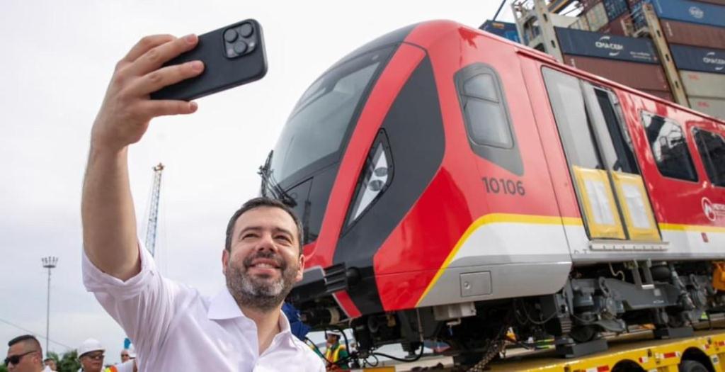 arribo-a-colombia-primer-tren-del-sistema-del-metro-de-bogota