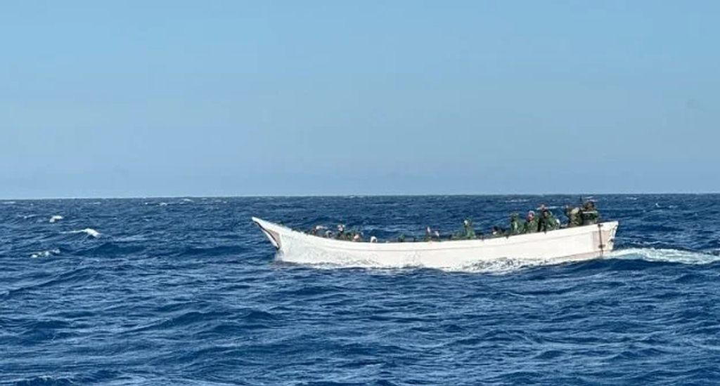 intercepta-mauritania-embarcacion-con-unos-170-migrantes