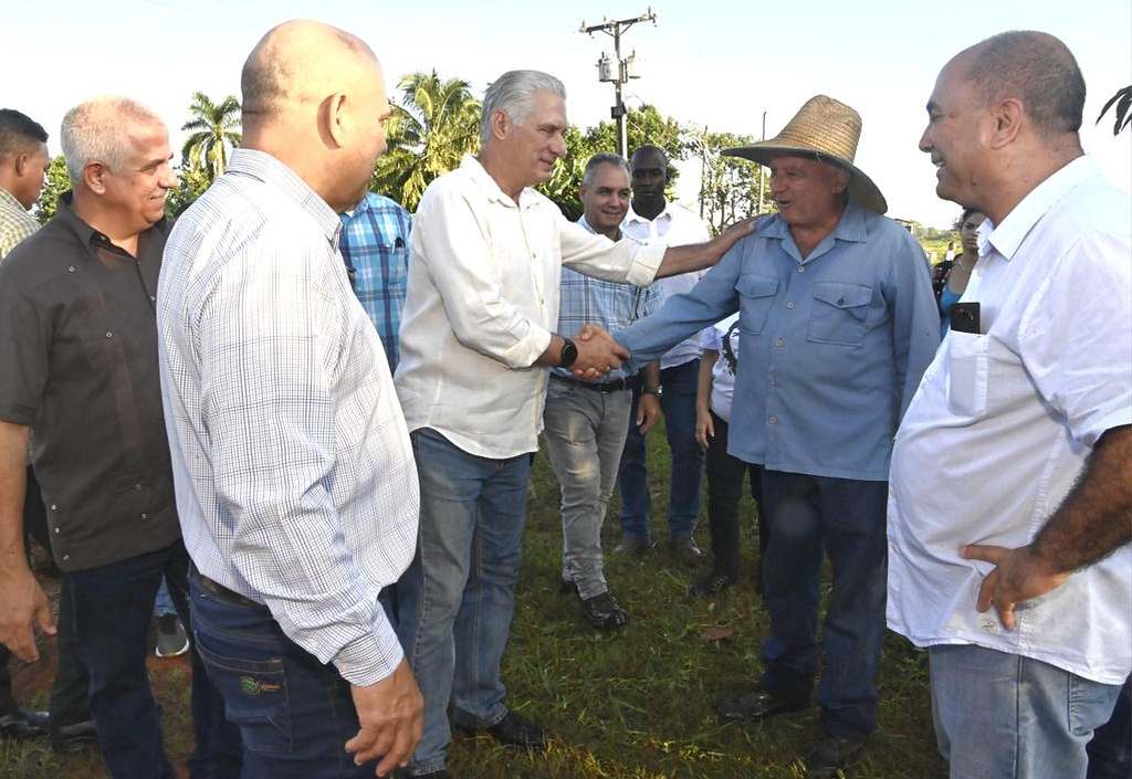 autoridades-cubanas-evaluan-objetivos-economicos-en-mayabeque