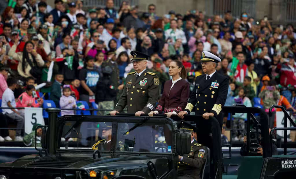 presidenta-reafirma-soberania-de-mexico-al-encabezar-desfile-militar