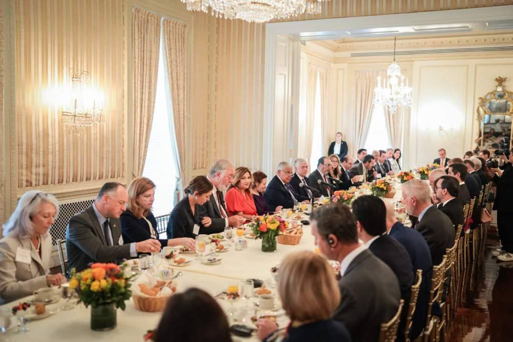 presidente-panameno-impulsa-inversiones-con-empresarios-eeuu