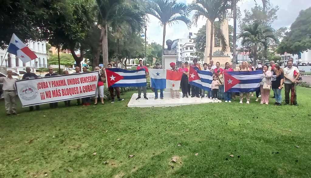caravana-en-panama-demanda-fin-de-bloqueo-eeuu-a-cuba