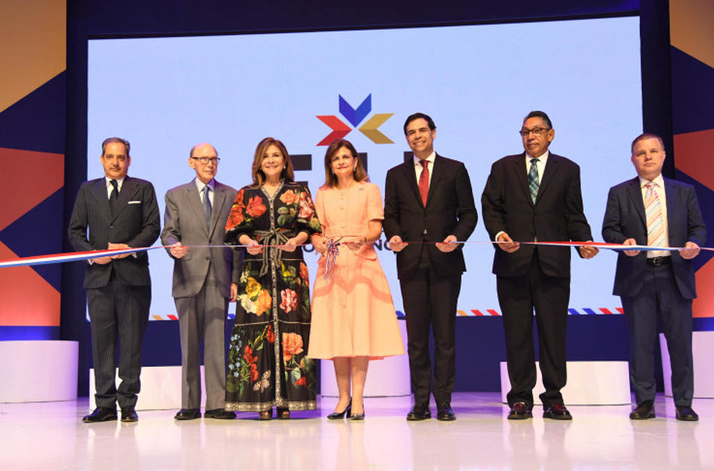 feria-del-libro-2025-abre-sus-puertas-al-publico-en-santo-domingo