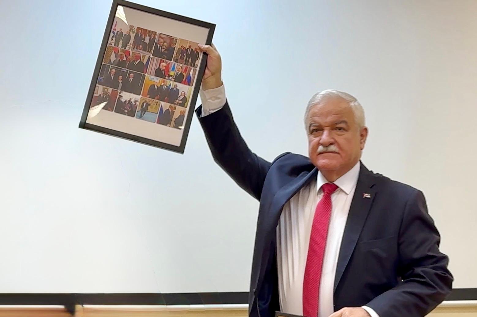 comunistas-rusos-reconocen-labor-de-embajador-de-cuba-en-rusia