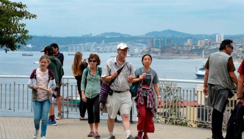 crecio-arribo-de-turistas-a-chile-durante-primer-semestre-del-ano