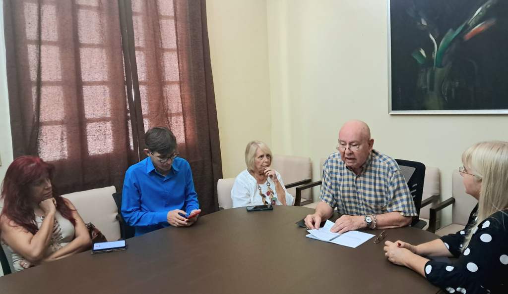 uneac-honra-a-cineasta-cubano-alfredo-guevara-con-nueva-sala