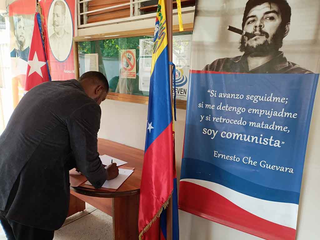 venezuela-respaldo-llega-de-cubanos-residentes-en-patria-de-bolivar